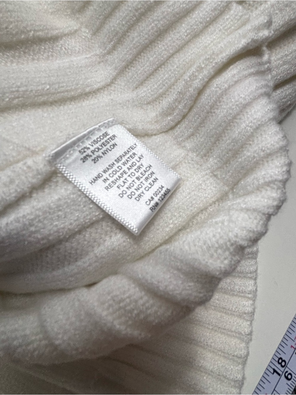 Design Label Chunky Ribbed Winter White Sweater - Picture 4 of 7